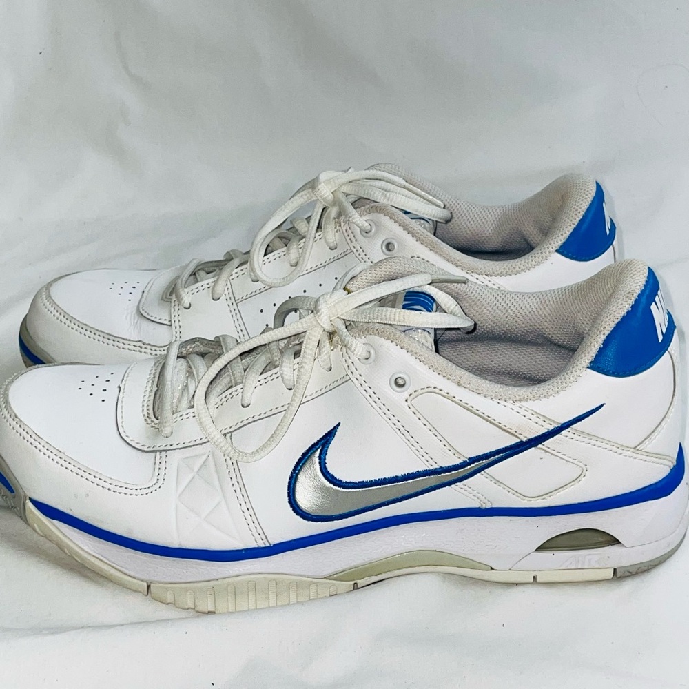 Nike Men's White and Blue Sneakers